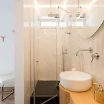 Airport Suites Lejlighed