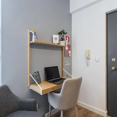 Apartment Airport Suites *