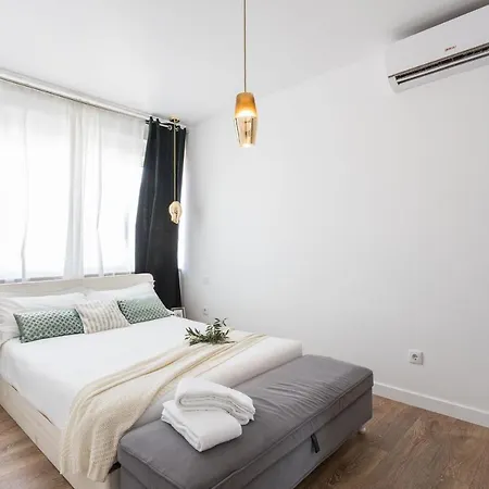 Airport Suites Apartment Lisbon