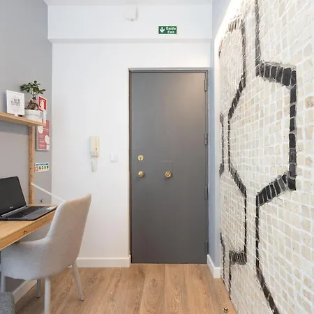Airport Suites * ליסבון
