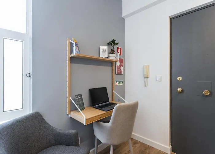 公寓 Airport Suites *